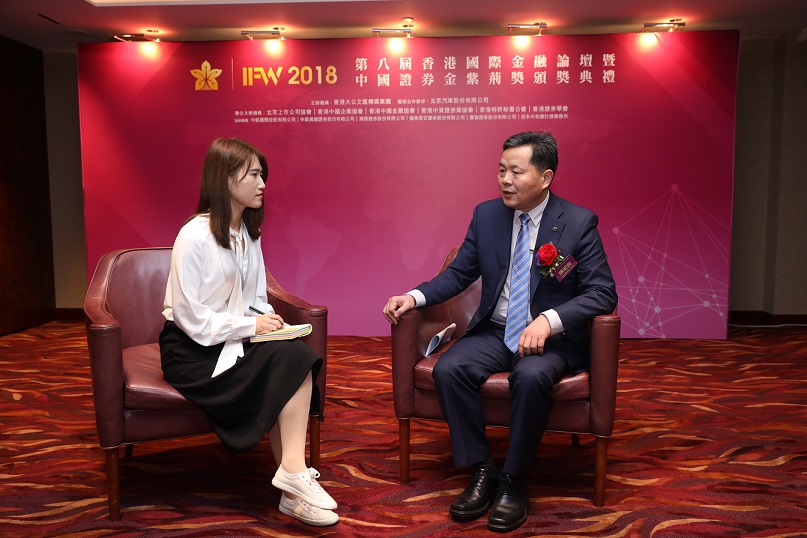 北汽股份斩获香港金紫荆三大奖项 陈宏良解读新时代如何建立竞争优势